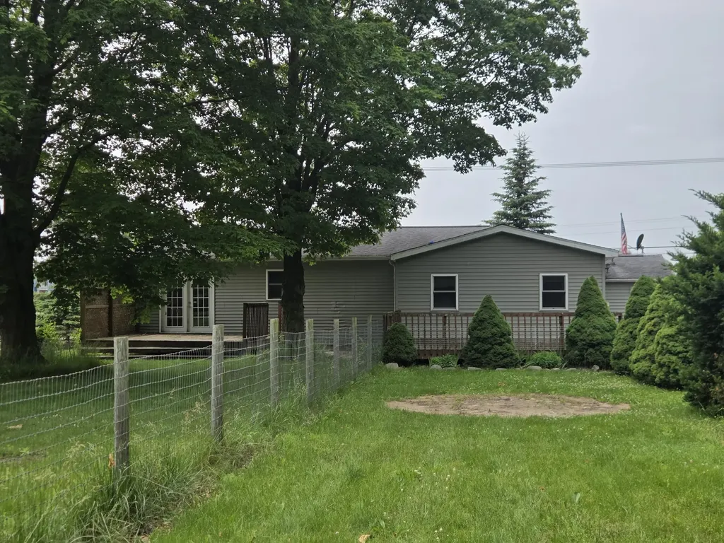 9130 17 Mile Road Fredonia Township MI 49068