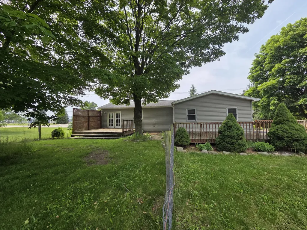 9130 17 Mile Road Fredonia Township MI 49068