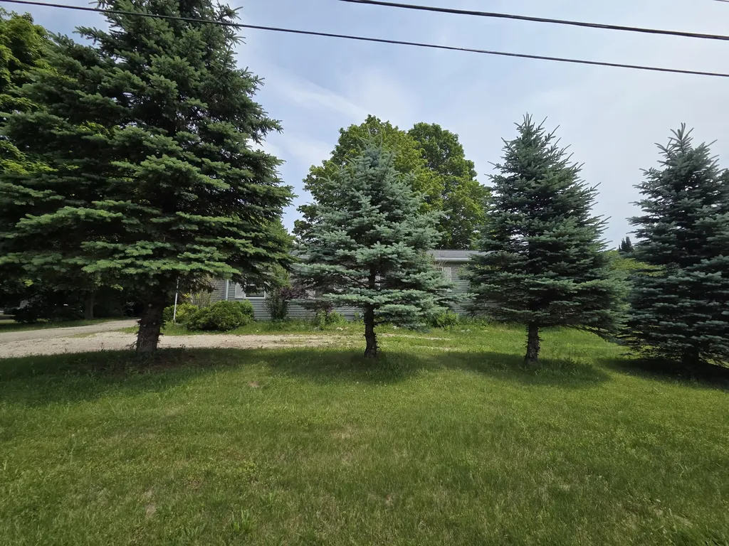 9130 17 Mile Road Fredonia Township MI 49068