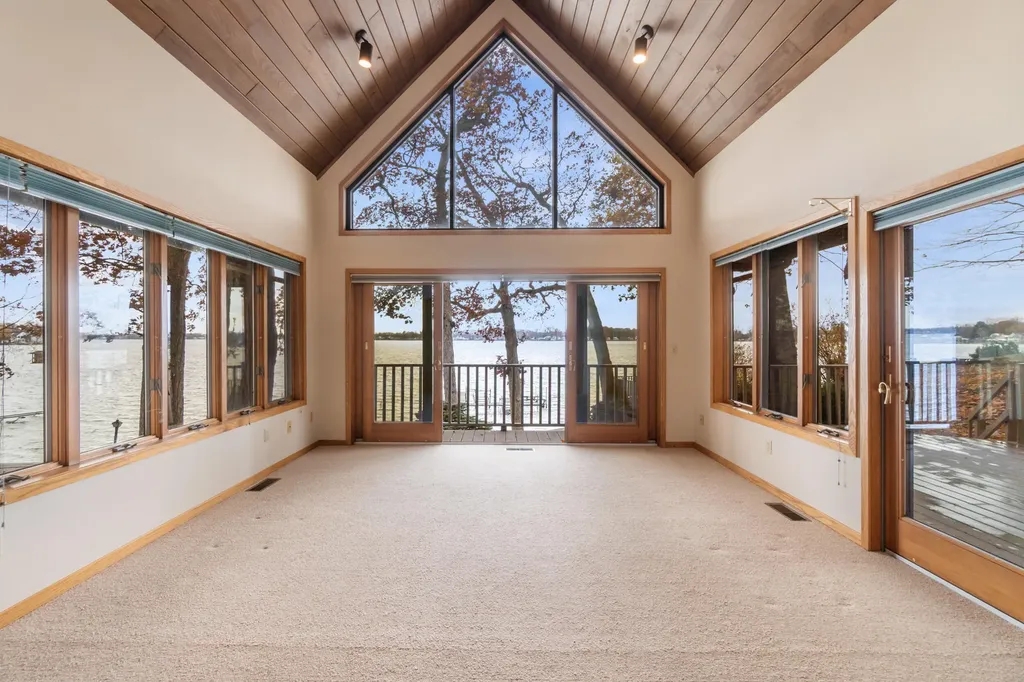 4276 Echo Cove Woodstock Township MI 49253