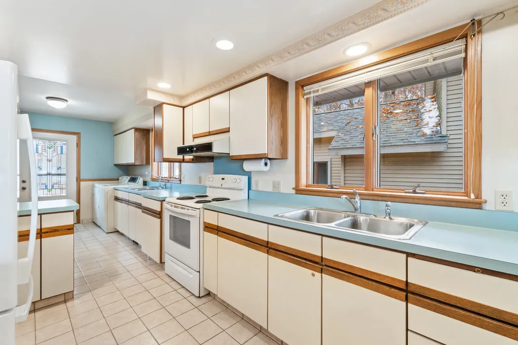 4276 Echo Cove Woodstock Township MI 49253