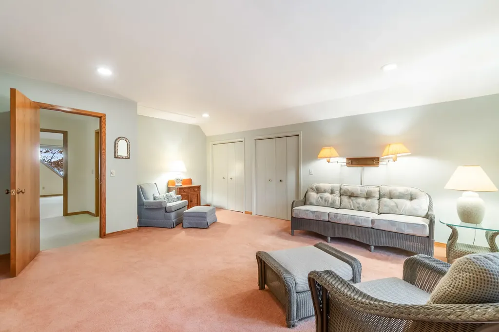 4276 Echo Cove Woodstock Township MI 49253