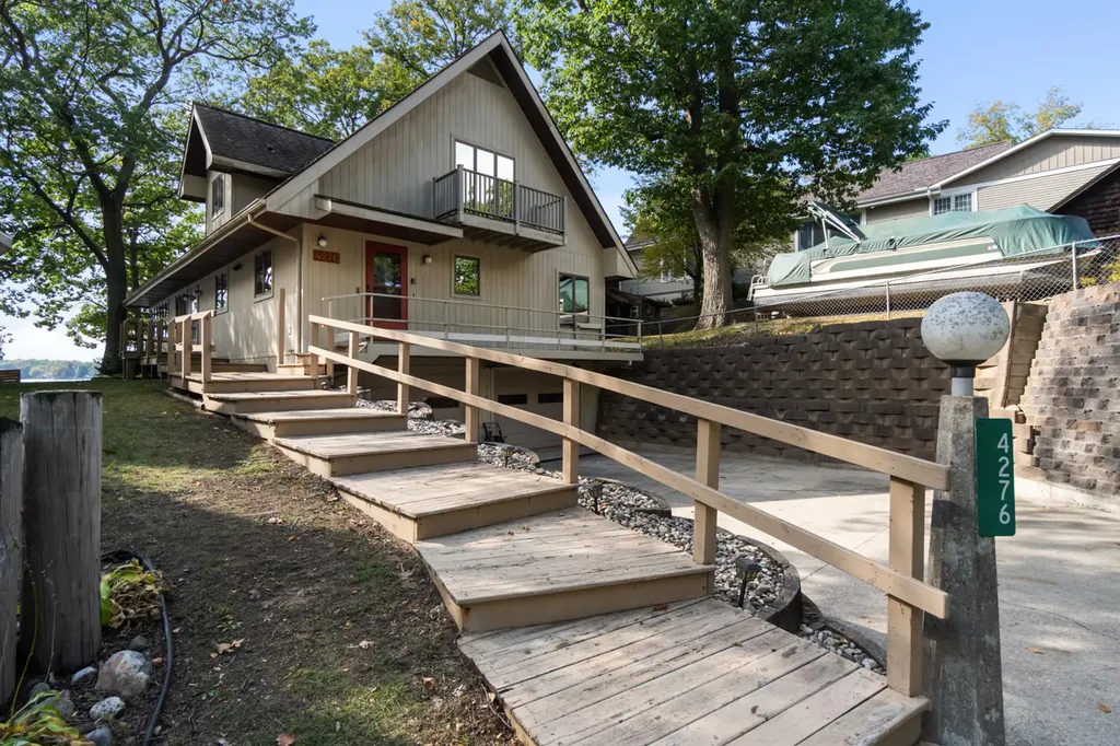 4276 Echo Cove Woodstock Township MI 49253