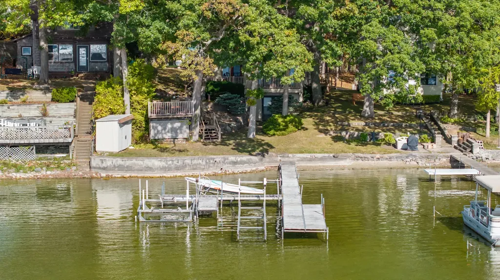 4276 Echo Cove Woodstock Township MI 49253