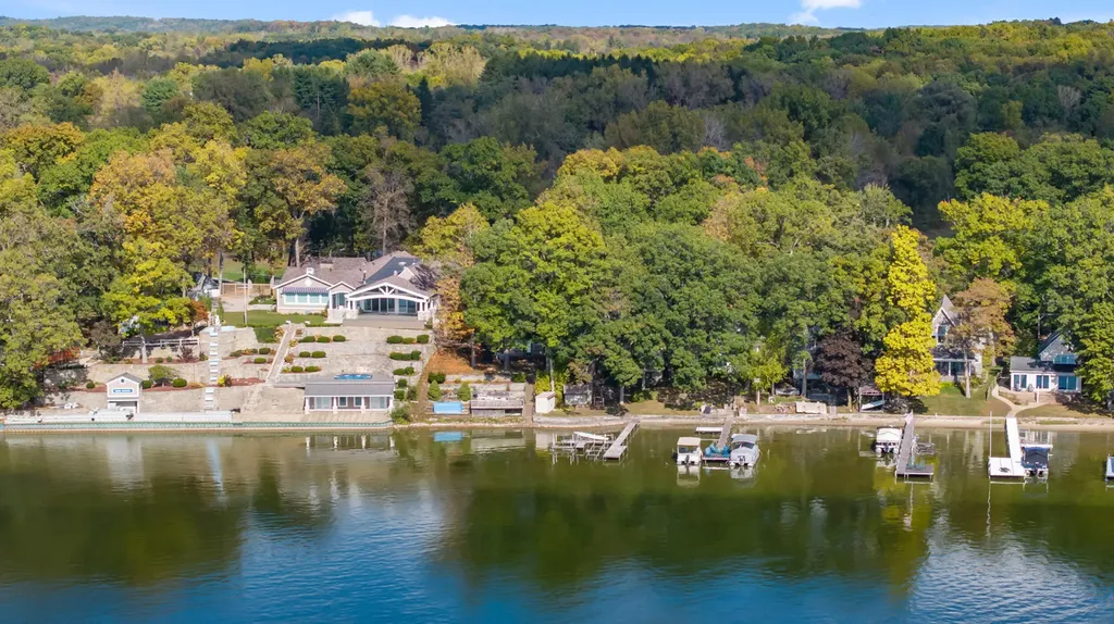 4276 Echo Cove Woodstock Township MI 49253