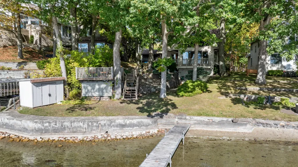 4276 Echo Cove Woodstock Township MI 49253