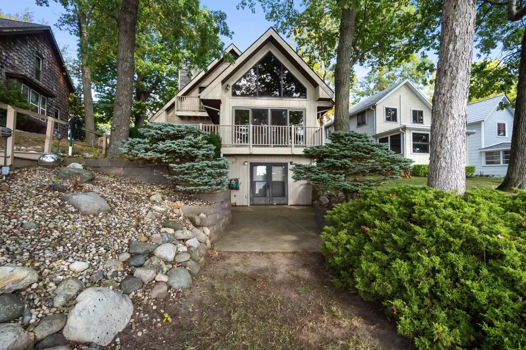 4276 Echo Cove Woodstock Township MI 49253