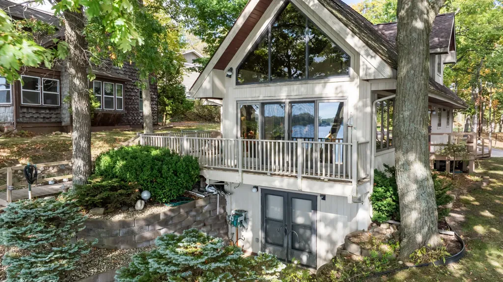 4276 Echo Cove Woodstock Township MI 49253