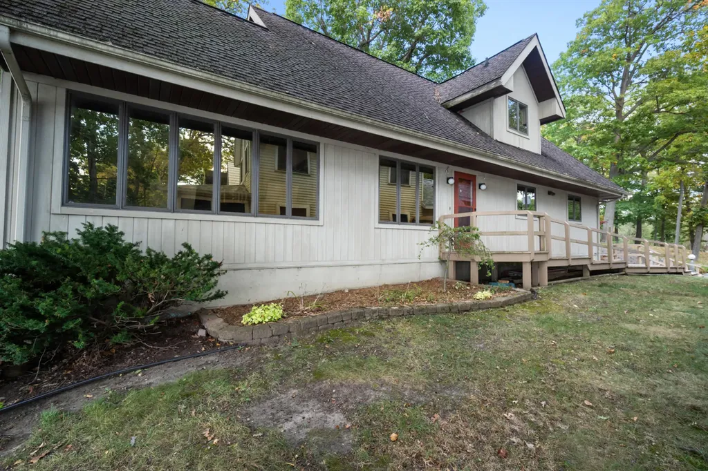 4276 Echo Cove Woodstock Township MI 49253