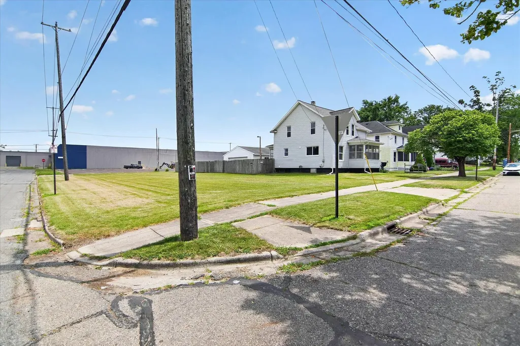 237 N Forbes Street Jackson City MI 49202