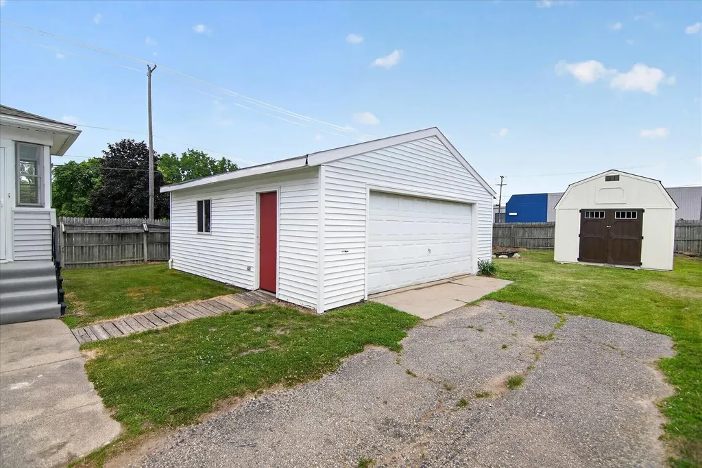 237 N Forbes Street Jackson City MI 49202