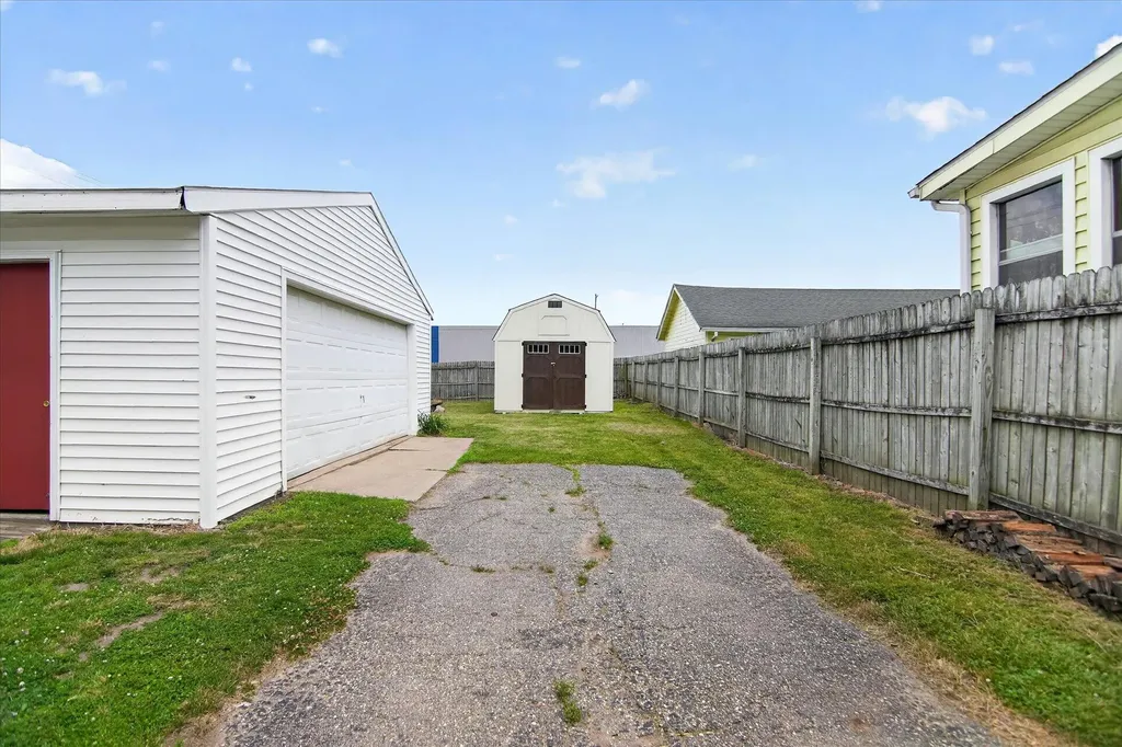 237 N Forbes Street Jackson City MI 49202