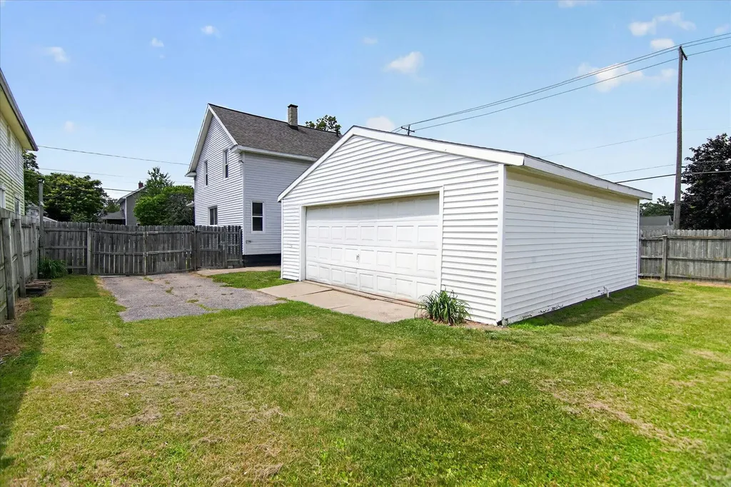 237 N Forbes Street Jackson City MI 49202