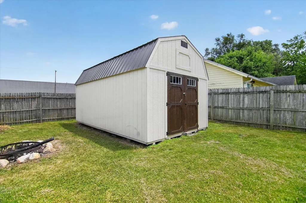 237 N Forbes Street Jackson City MI 49202