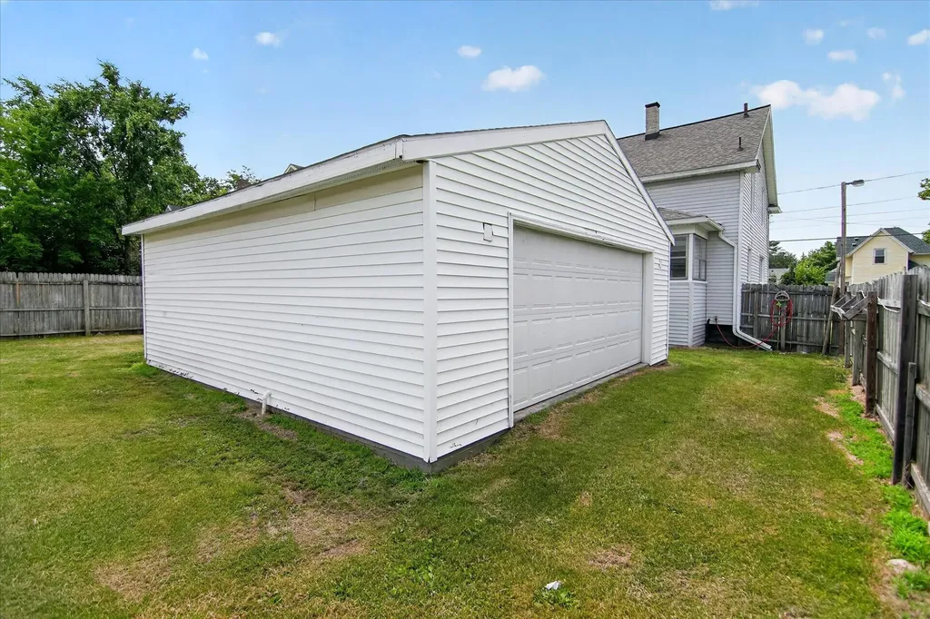 237 N Forbes Street Jackson City MI 49202
