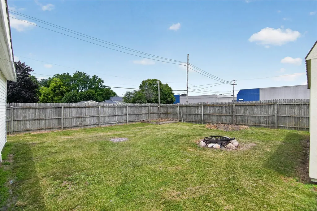 237 N Forbes Street Jackson City MI 49202