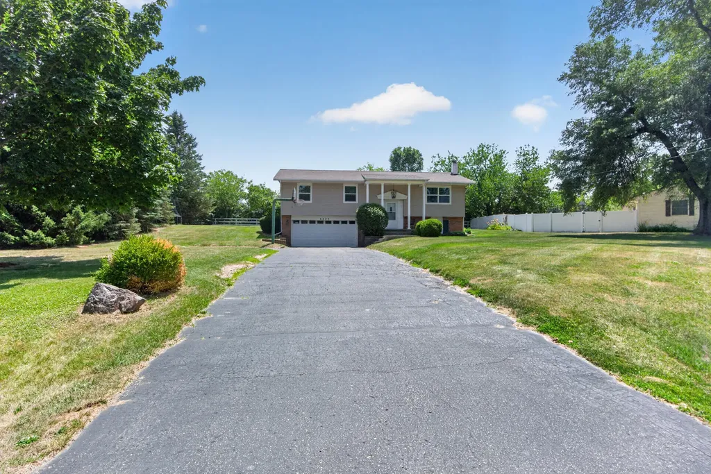 6423 Inverness Lane Napoleon Township MI 49201