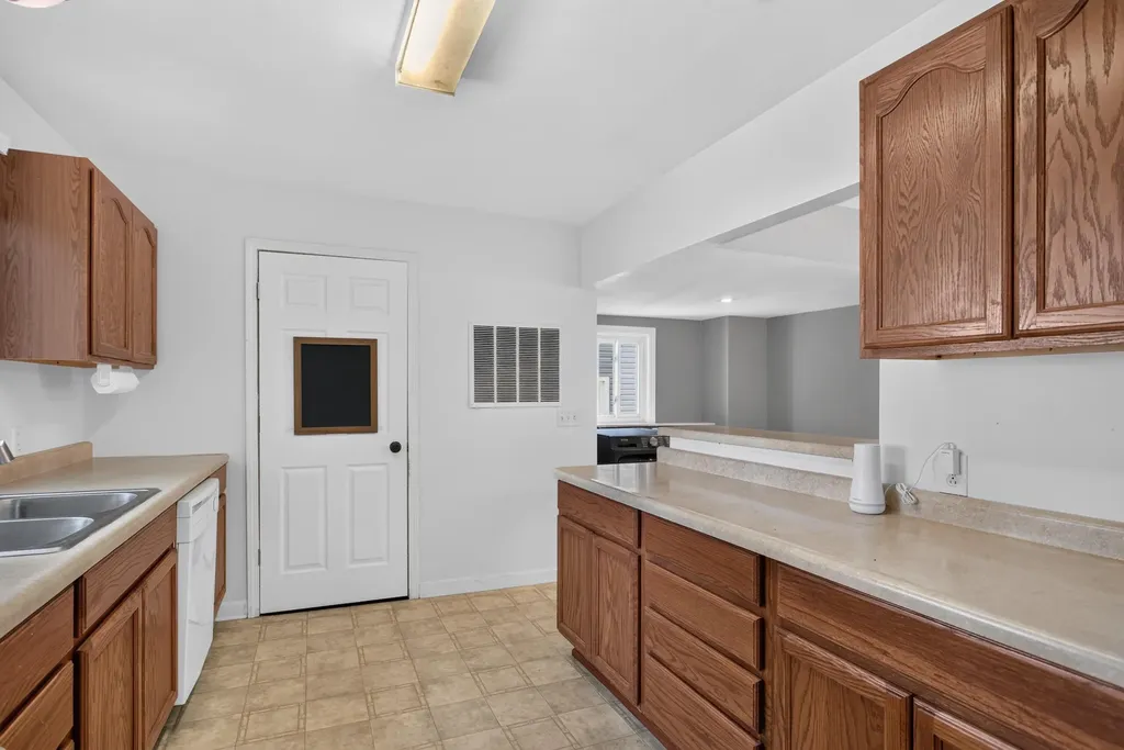 121 N Lakeside Drive Leoni Township MI 49254