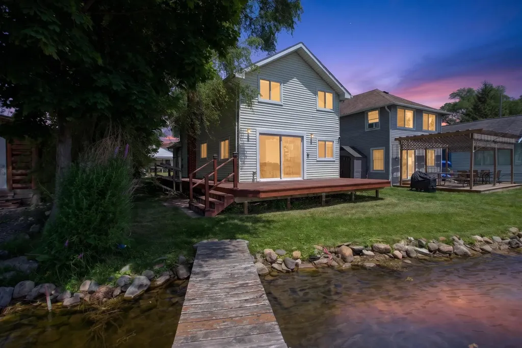 121 N Lakeside Drive Leoni Township MI 49254
