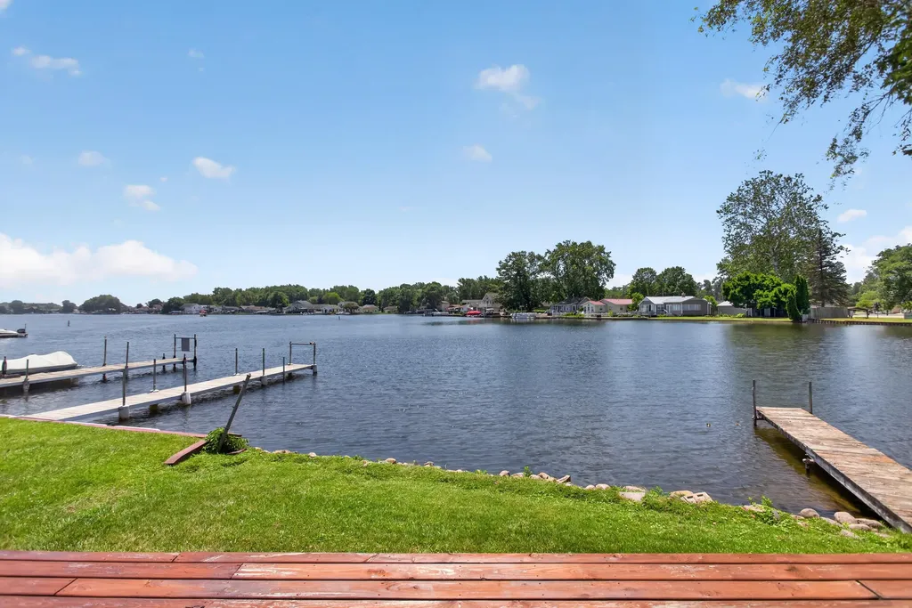 121 N Lakeside Drive Leoni Township MI 49254