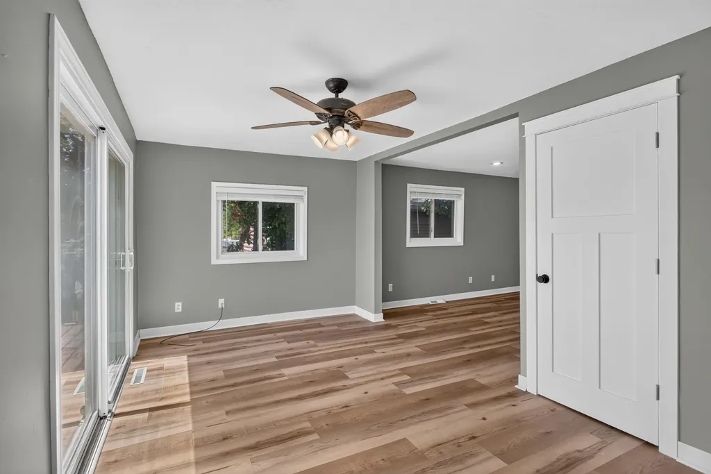 121 N Lakeside Drive Leoni Township MI 49254
