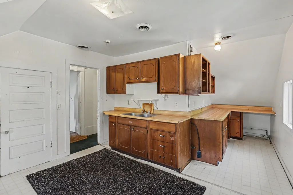 113 N Gorham Street Jackson City MI 49202