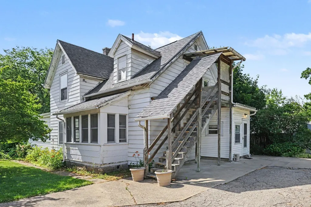 113 N Gorham Street Jackson City MI 49202