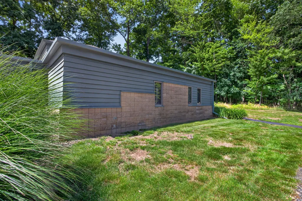 2575 Spring Arbor Road Summit Township MI 49203