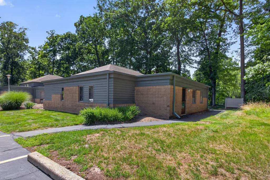 2575 Spring Arbor Road Summit Township MI 49203