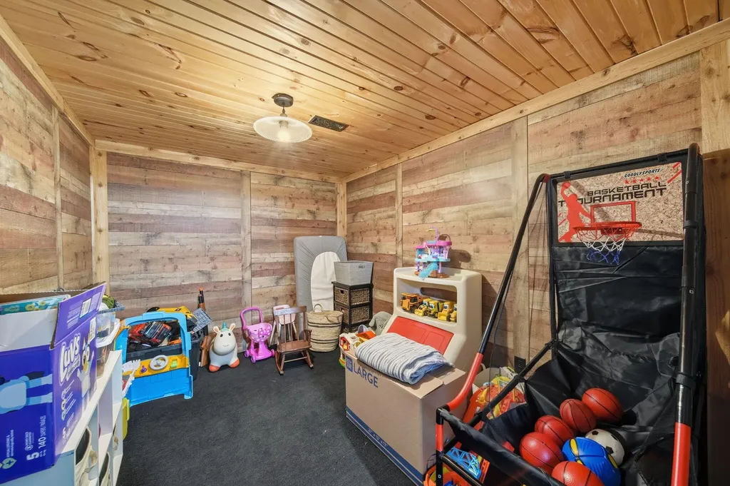9871 Knight Road Grass Lake Charter Township MI 49240