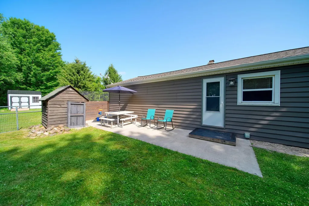 9871 Knight Road Grass Lake Charter Township MI 49240