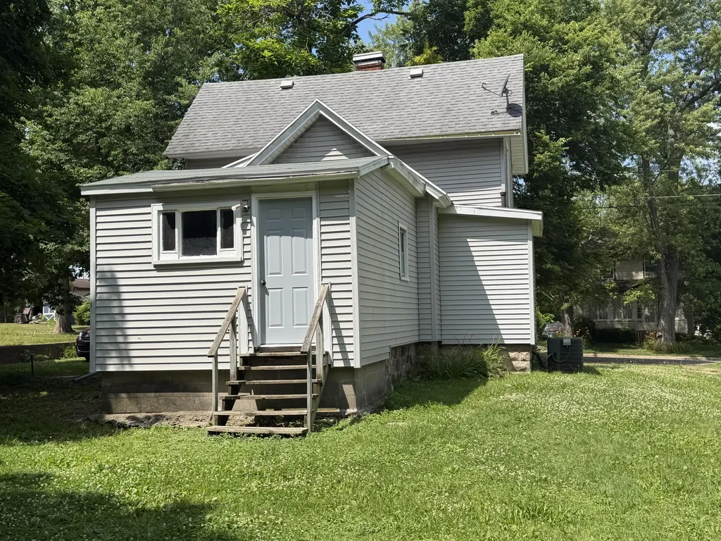 814 N Clinton Street Albion City MI 49224