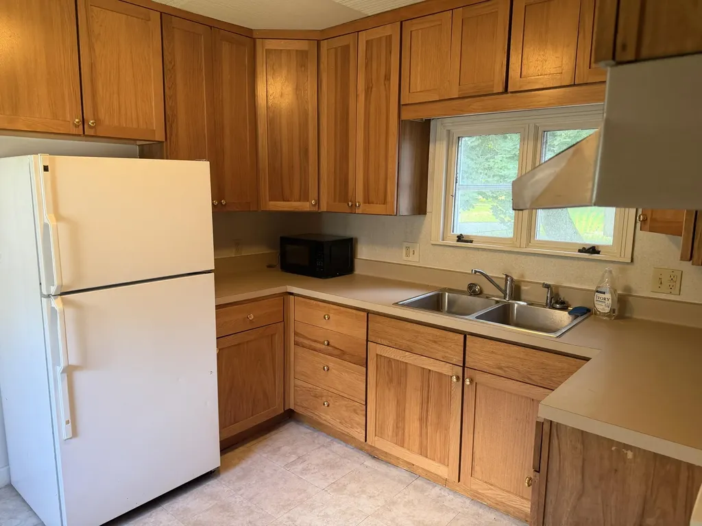 814 N Clinton Street Albion City MI 49224