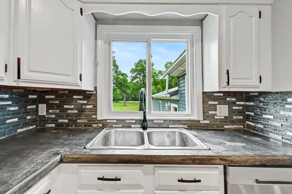 10290 Thorne Road Unknown City MI 49246