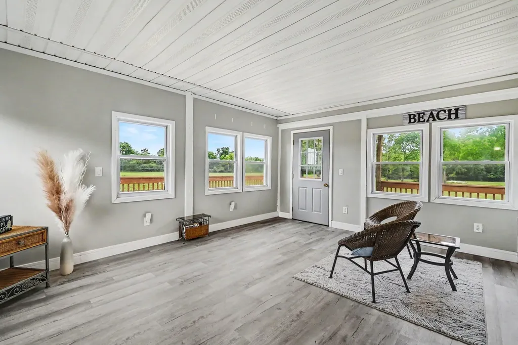10290 Thorne Road Unknown City MI 49246