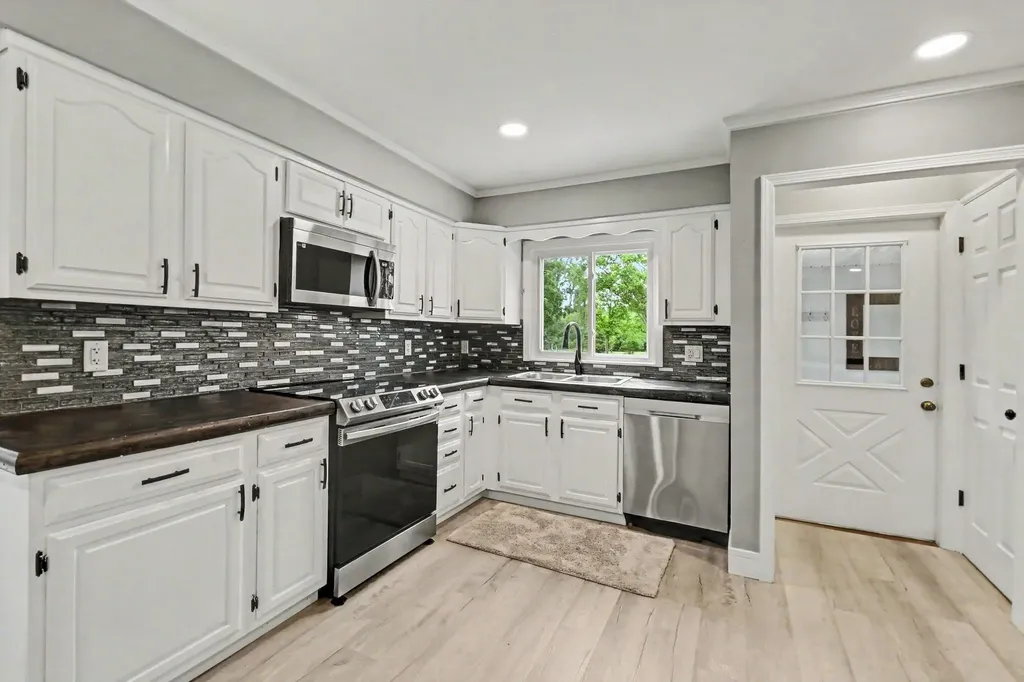 10290 Thorne Road Unknown City MI 49246