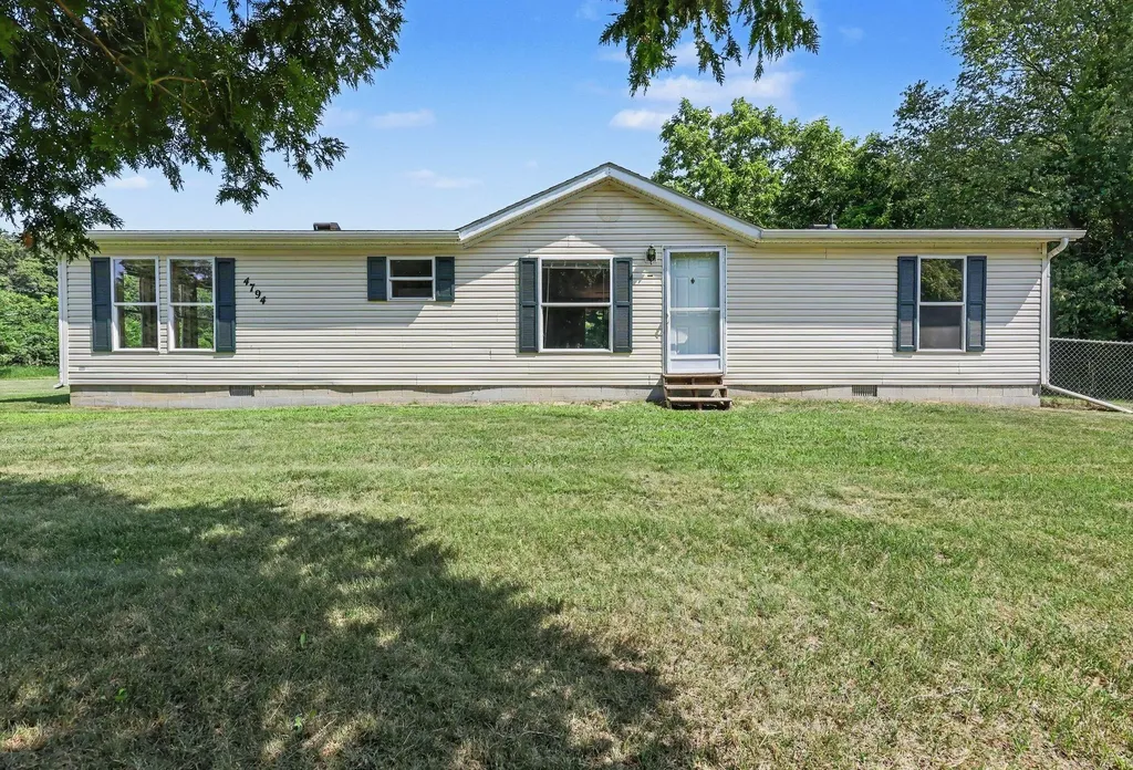 4794 Seymour Road Leoni Township MI 49201