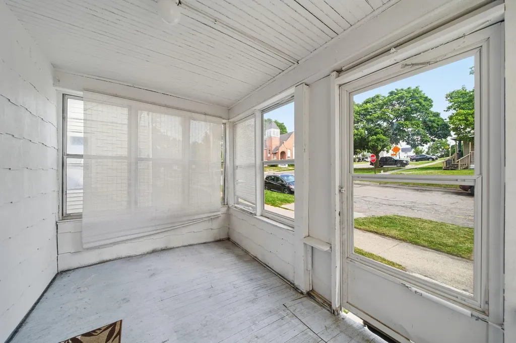 1516 Plymouth Street Jackson City MI 49203