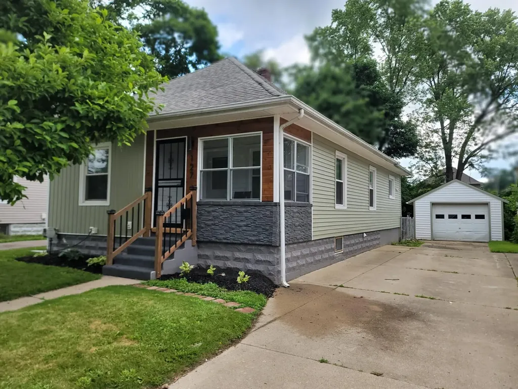127 N Thompson Street Jackson City MI 49202