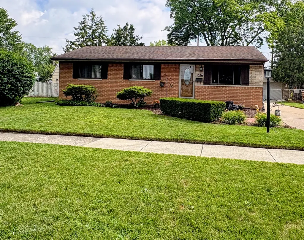 1577 S Dowling Street Westland City MI 48186