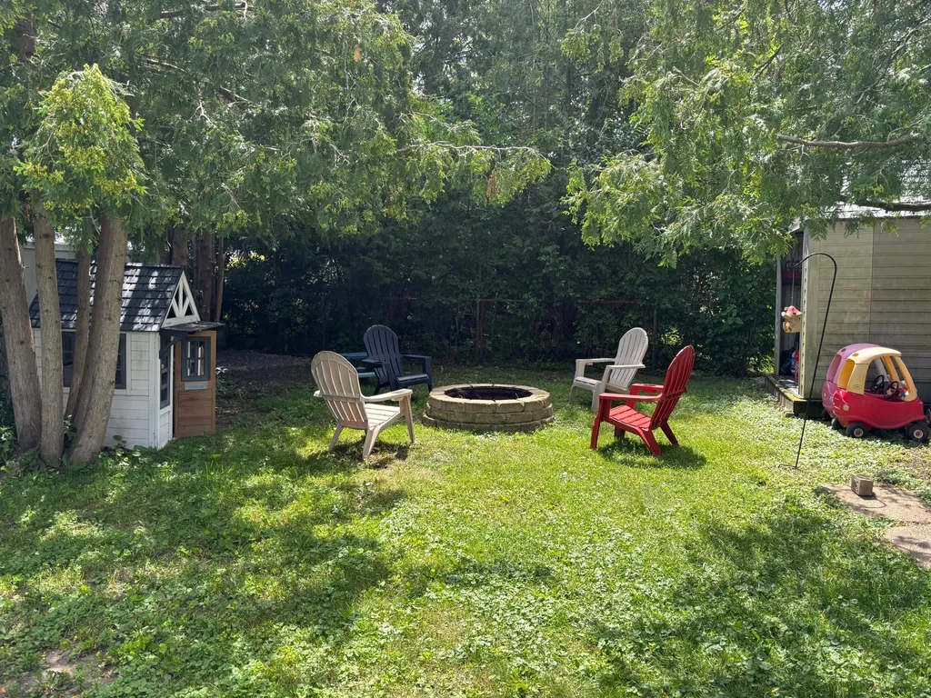 1577 S Dowling Street Westland City MI 48186