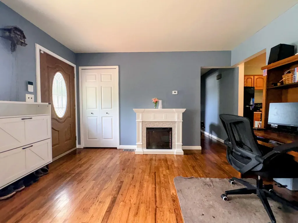 1577 S Dowling Street Westland City MI 48186