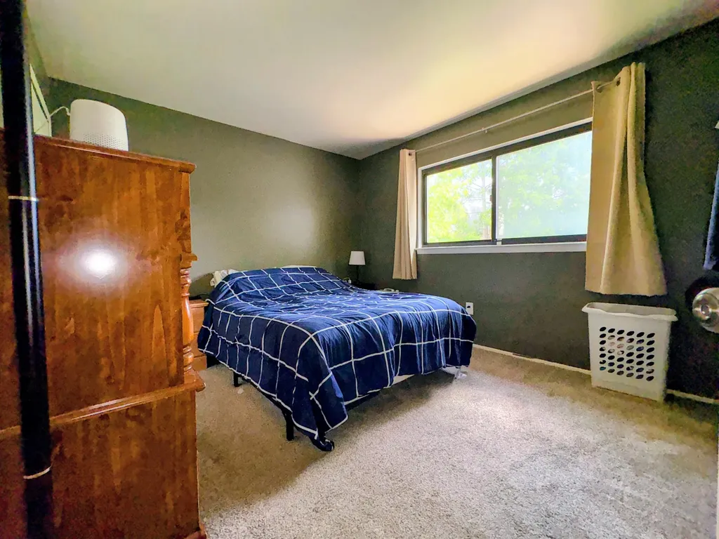 1577 S Dowling Street Westland City MI 48186