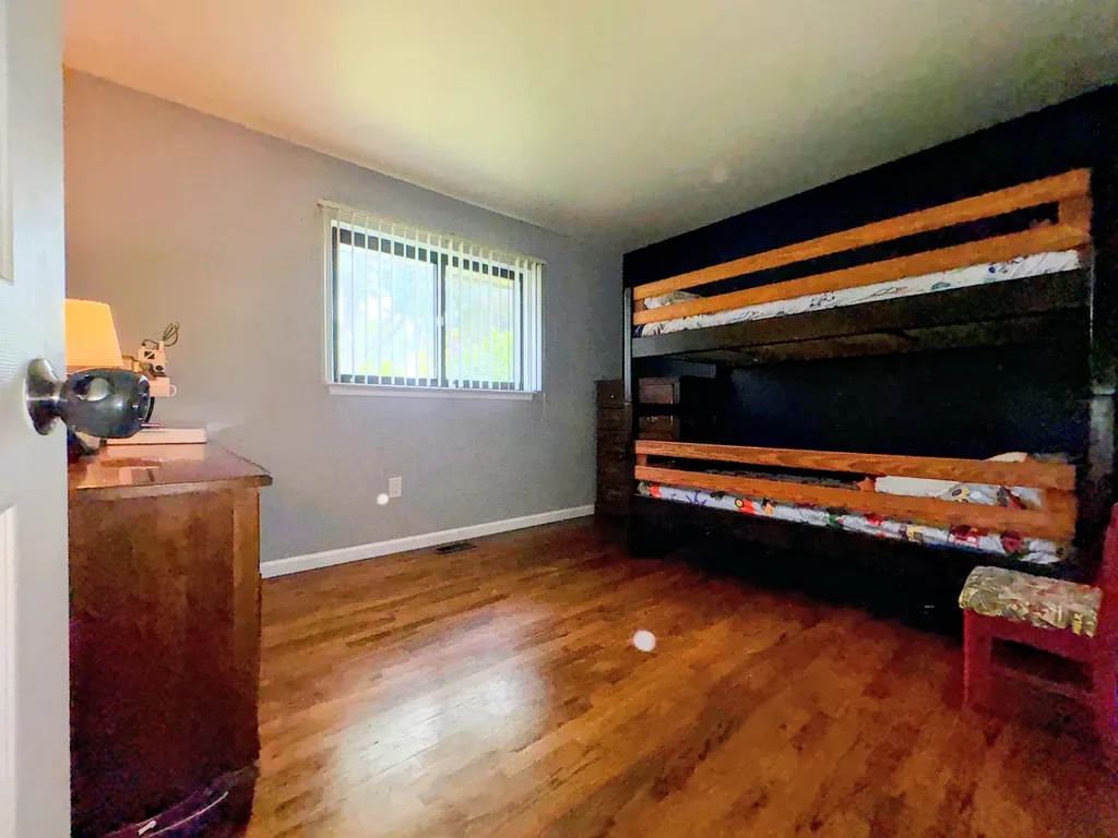 1577 S Dowling Street Westland City MI 48186