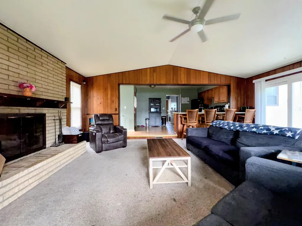 1577 S Dowling Street Westland City MI 48186