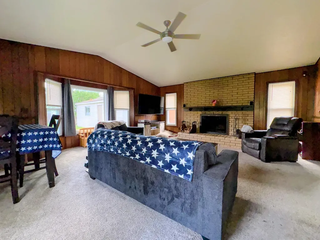 1577 S Dowling Street Westland City MI 48186
