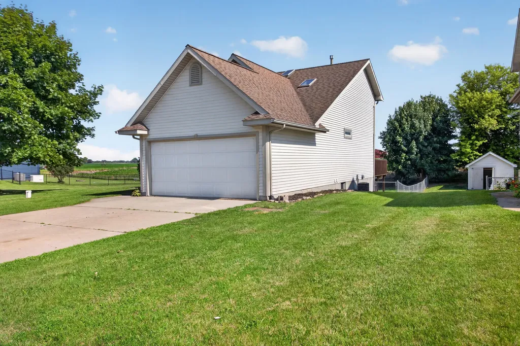 290 Somerset Drive Columbia Township MI 49233