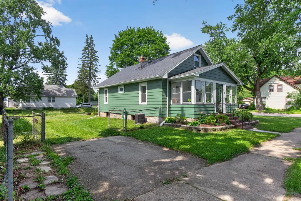 302 Hill Street Jackson City MI 49202