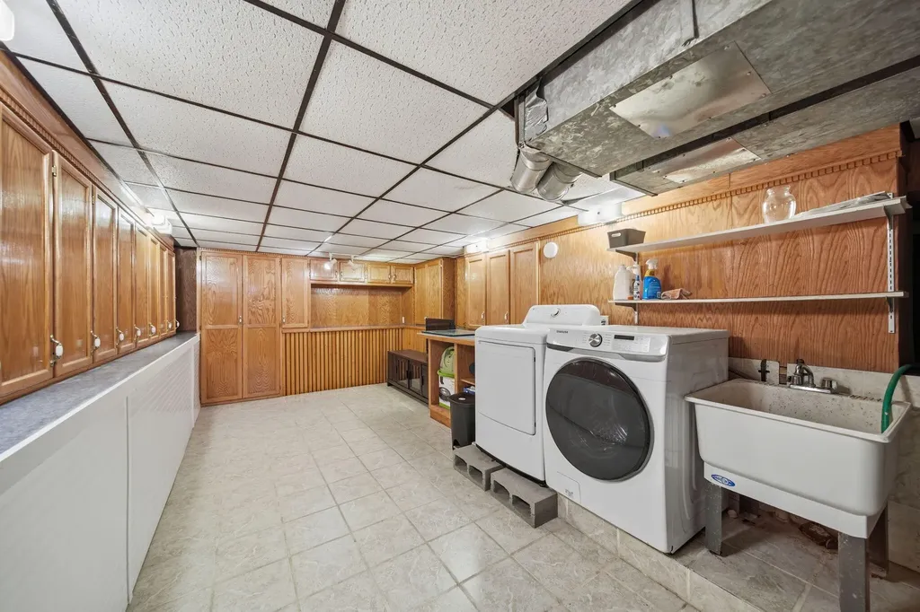 3720 Saint Anne Avenue Blackman Charter Township MI 49201