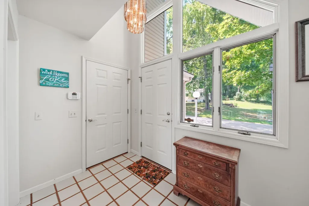 413 Oakwood Avenue Columbia Township MI 49234